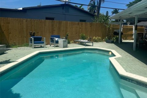 Купить виллу или дом в Дания-Бич, Флорида 3 спальни, 120.31м2, № 1996393 - фото 12