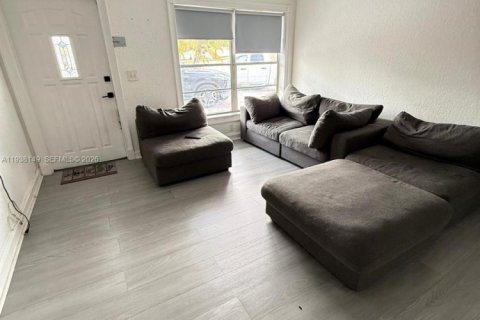 Купить виллу или дом в Дания-Бич, Флорида 3 спальни, 120.31м2, № 1996393 - фото 3