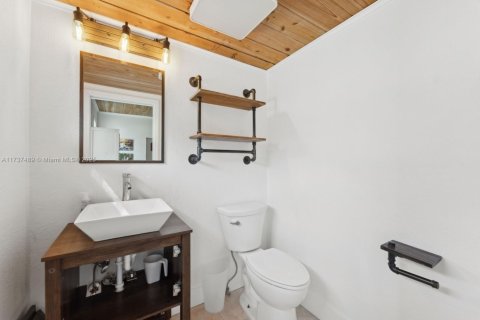 Casa en venta en Hollywood, Florida, 5 dormitorios, 289.86 m2 № 1487392 - foto 16