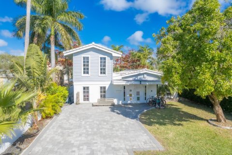 Casa en venta en Hollywood, Florida, 5 dormitorios, 289.86 m2 № 1487392 - foto 2