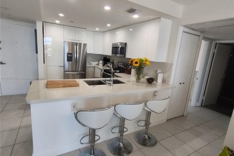 Купить кондоминиум в Авентура, Флорида 2 спальни, 105.72м2, № 1836226 - фото 8