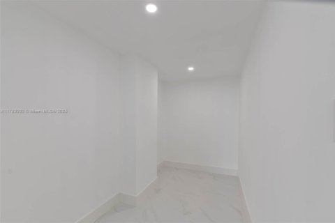 Купить кондоминиум в Авентура, Флорида 2 спальни, 105.72м2, № 2022634 - фото 13