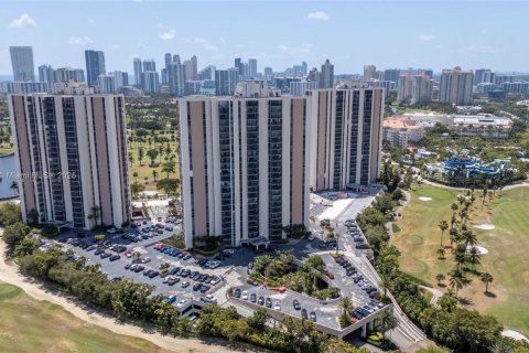 Купить кондоминиум в Авентура, Флорида 2 спальни, 105.72м2, № 2022634 - фото 23