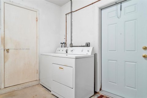 Villa ou maison à vendre à Hialeah, Floride: 3 chambres, 91.88 m2 № 1954716 - photo 20