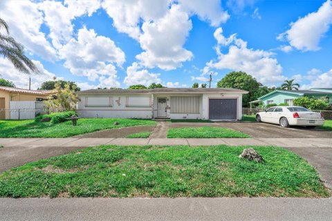 Villa ou maison à vendre à Hialeah, Floride: 3 chambres, 91.88 m2 № 1954716 - photo 2