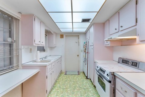 Villa ou maison à vendre à Hialeah, Floride: 3 chambres, 91.88 m2 № 1954716 - photo 11