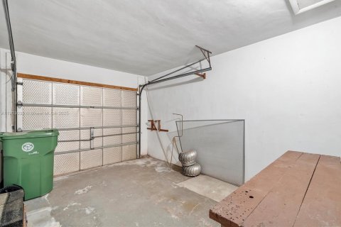 Villa ou maison à vendre à Hialeah, Floride: 3 chambres, 91.88 m2 № 1954716 - photo 21