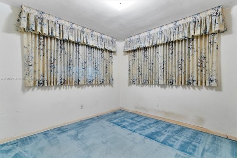 Villa ou maison à vendre à Hialeah, Floride: 3 chambres, 91.88 m2 № 1954716 - photo 17