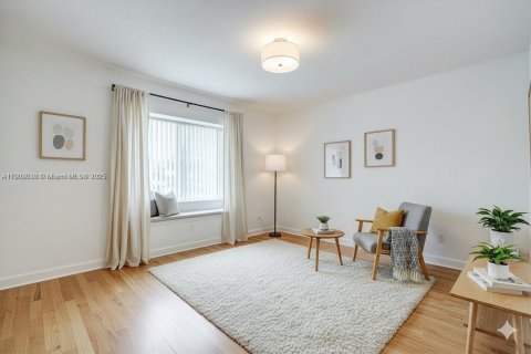 Villa ou maison à vendre à Hialeah, Floride: 3 chambres, 91.88 m2 № 1954716 - photo 16