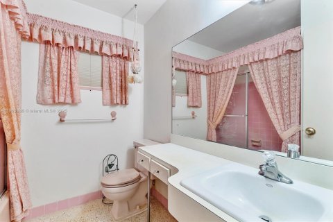 Villa ou maison à vendre à Hialeah, Floride: 3 chambres, 91.88 m2 № 1954716 - photo 19