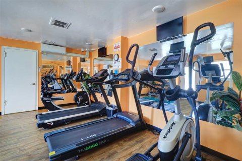 Condo in Gulfport, Florida, 2 bedrooms  № 1681859 - photo 26