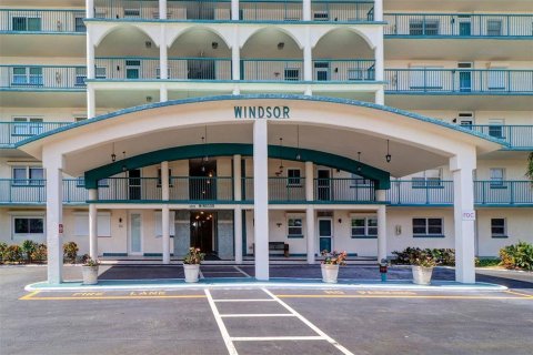 Condo in Gulfport, Florida, 2 bedrooms  № 1681859 - photo 2