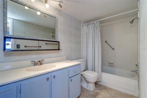Condo in Gulfport, Florida, 2 bedrooms  № 1681859 - photo 22