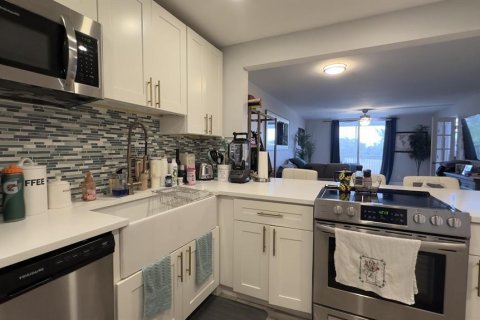 Condominio en alquiler en Boca Raton, Florida, 3 dormitorios, 111.48 m2 № 2086237 - foto 2