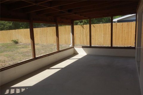 House in Lakeland, Florida 3 bedrooms, 128.48 sq.m. № 1716473 - photo 12