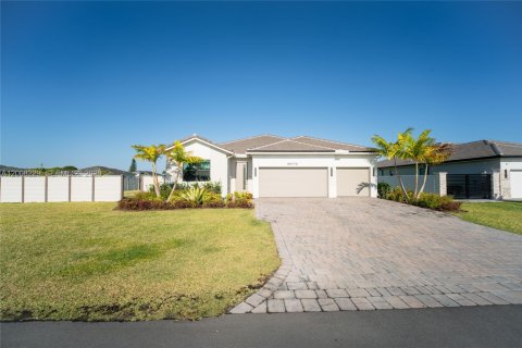 Villa ou maison à vendre à Homestead, Floride: 4 chambres, 280.1 m2 № 2072588 - photo 2
