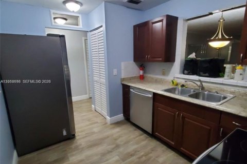 Copropriété à louer à Tamarac, Floride: 1 chambre, 69.31 m2 № 2076541 - photo 2