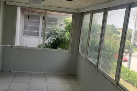 Copropriété à louer à Tamarac, Floride: 1 chambre, 69.31 m2 № 2076541 - photo 10