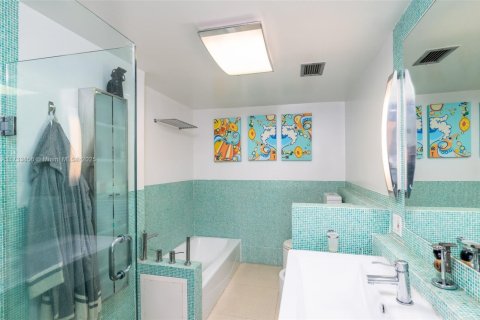 Copropriété à vendre à Miami Beach, Floride: 2 chambres, 130.34 m2 № 1709622 - photo 8