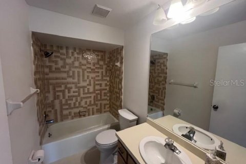 Villa ou maison à louer à Sarasota, Floride: 2 chambres, 82.5 m2 № 2404739 - photo 13