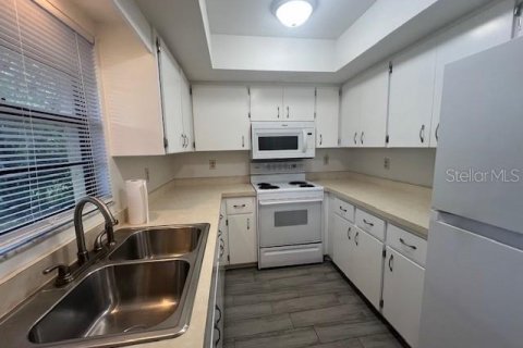 Villa ou maison à louer à Sarasota, Floride: 2 chambres, 82.5 m2 № 2404739 - photo 4