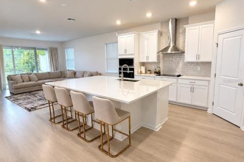 Villa ou maison à louer à Clermont, Floride: 4 chambres, 249.72 m2 № 2358110 - photo 2