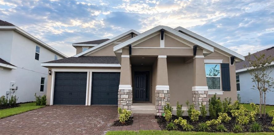 Villa ou maison à Clermont, Floride 4 chambres, 249.72 m2 № 2358110