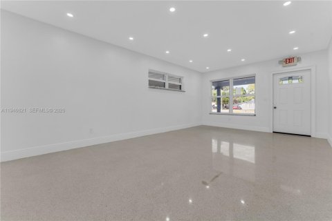 Propiedad comercial en venta en Hollywood, Florida № 2005991 - foto 30
