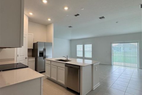 House in Kissimmee, Florida 3 bedrooms, 181.16 sq.m. № 1912501 - photo 10