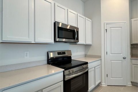 House in Kissimmee, Florida 3 bedrooms, 181.16 sq.m. № 1912501 - photo 11