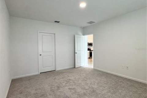 House in Kissimmee, Florida 3 bedrooms, 181.16 sq.m. № 1912501 - photo 16
