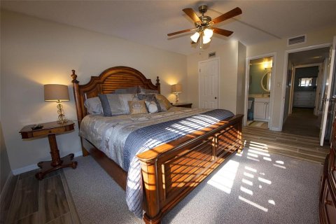 Condo in New Smyrna Beach, Florida, 2 bedrooms  № 2108475 - photo 7