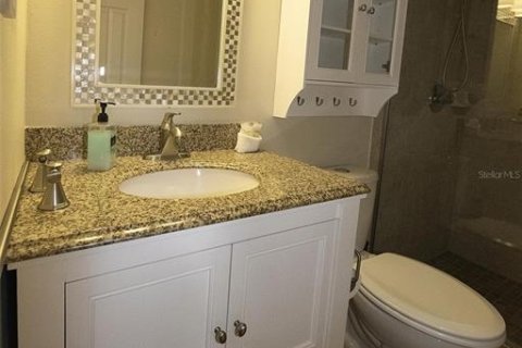 Condo in New Smyrna Beach, Florida, 2 bedrooms  № 2108475 - photo 9