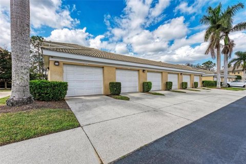 Copropriété à louer à Bradenton, Floride: 2 chambres, 125.05 m2 № 2303326 - photo 2