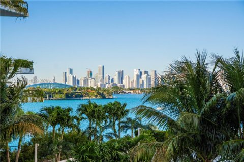 Condo in Miami Beach, Florida, 1 bedroom  № 2004647