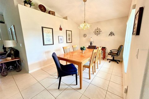 House in Kissimmee, Florida 4 bedrooms, 167.22 sq.m. № 1129991 - photo 11