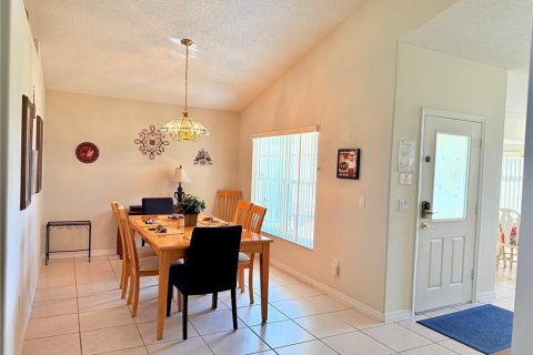 House in Kissimmee, Florida 4 bedrooms, 167.22 sq.m. № 1129991 - photo 10