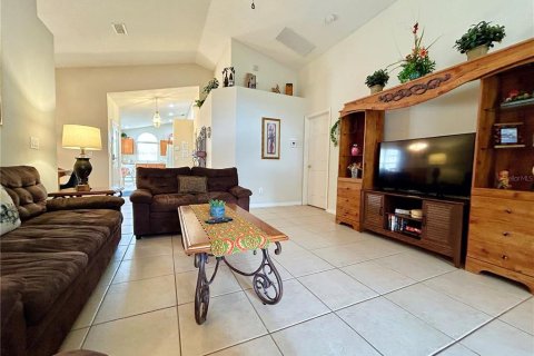 House in Kissimmee, Florida 4 bedrooms, 167.22 sq.m. № 1129991 - photo 15