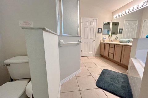 House in Kissimmee, Florida 4 bedrooms, 167.22 sq.m. № 1129991 - photo 30