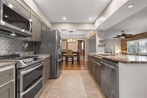 Villa ou maison à vendre à Sarasota, Floride: 2 chambres, 156.54 m2 № 2416637 - photo 16