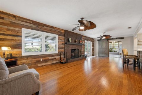 Villa ou maison à vendre à Sarasota, Floride: 2 chambres, 156.54 m2 № 2416637 - photo 18