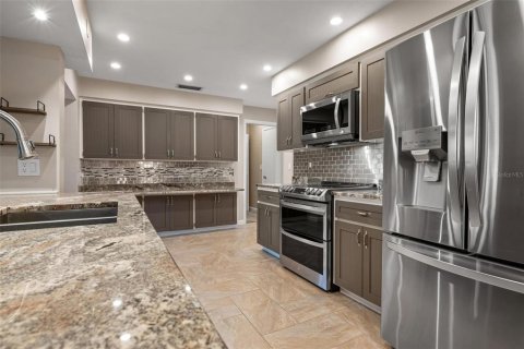 Villa ou maison à vendre à Sarasota, Floride: 2 chambres, 156.54 m2 № 2416637 - photo 14