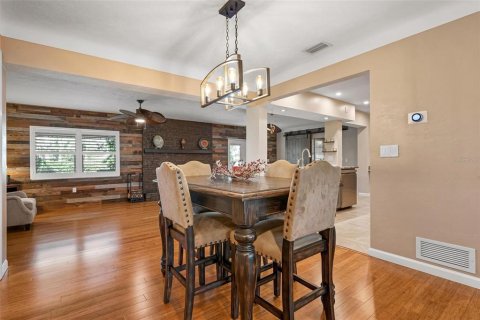 Villa ou maison à vendre à Sarasota, Floride: 2 chambres, 156.54 m2 № 2416637 - photo 11