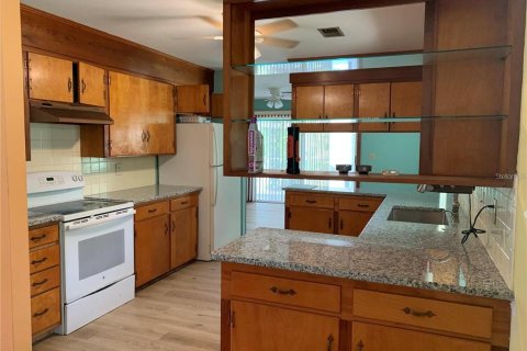 House in Ocala, Florida 3 bedrooms, 129.32 sq.m. № 2229180 - photo 13