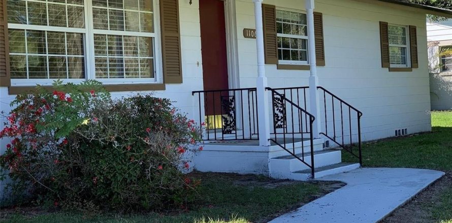 House in Ocala, Florida 3 bedrooms, 129.32 sq.m. № 2229180