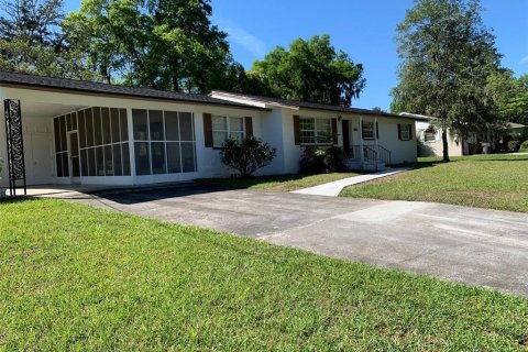 House in Ocala, Florida 3 bedrooms, 129.32 sq.m. № 2229180 - photo 2