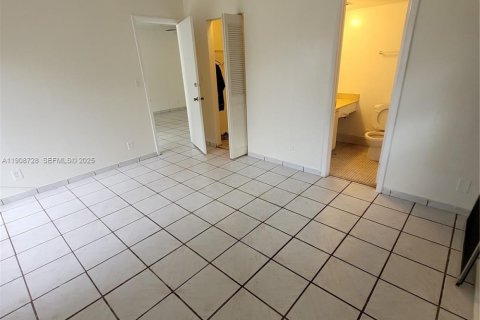 Condominio en alquiler en Miramar, Florida, 2 dormitorios, 77.29 m2 № 1986566 - foto 25