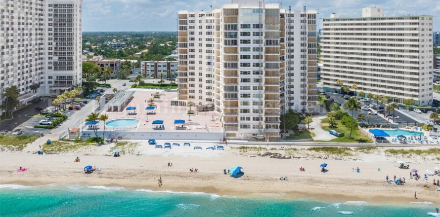 Condominio en Lauderdale-by-the-Sea, Florida, 2 dormitorios  № 815301