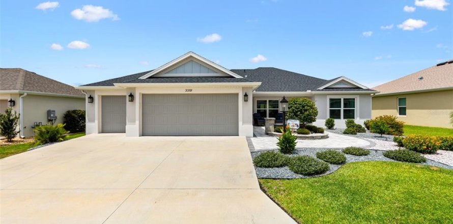 House in The Villages, Florida 3 bedrooms, 147.16 sq.m. № 1876160