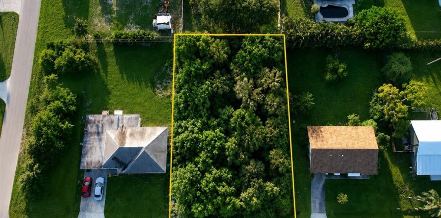 Land in Port Charlotte, Florida № 2225943